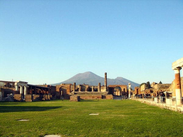 Pompeii forum (main square) (79 a.D.)